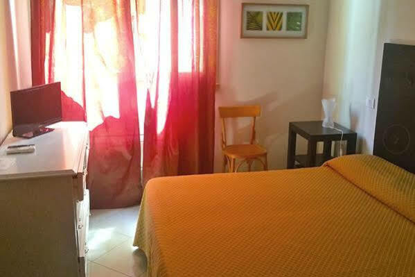 Hotel Illi Marina di Massa Extérieur photo